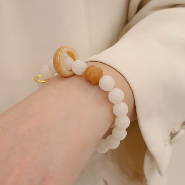 Women Bracelet White Bodhi - Image 2